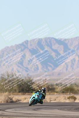 media/Dec-07-2025-CVMA (Sun) [[3e7d2de5dc]]/Race 16-Formula Middleweight/